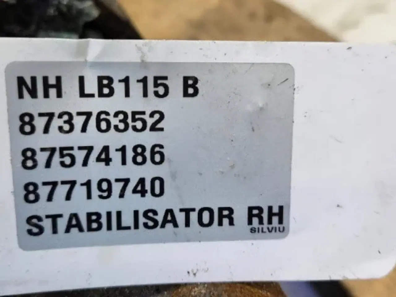 Billede 10 - New Holland LB115B Støtteben R.  87376352