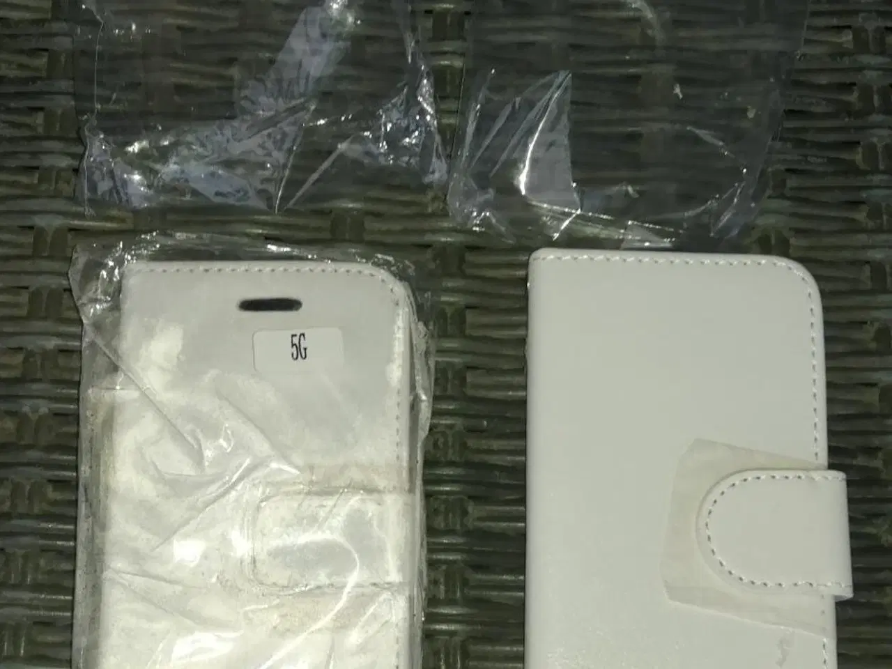 Billede 1 - 2 NYE IPHONE 5/5S/SE COVERS TIL KORT I SKIND