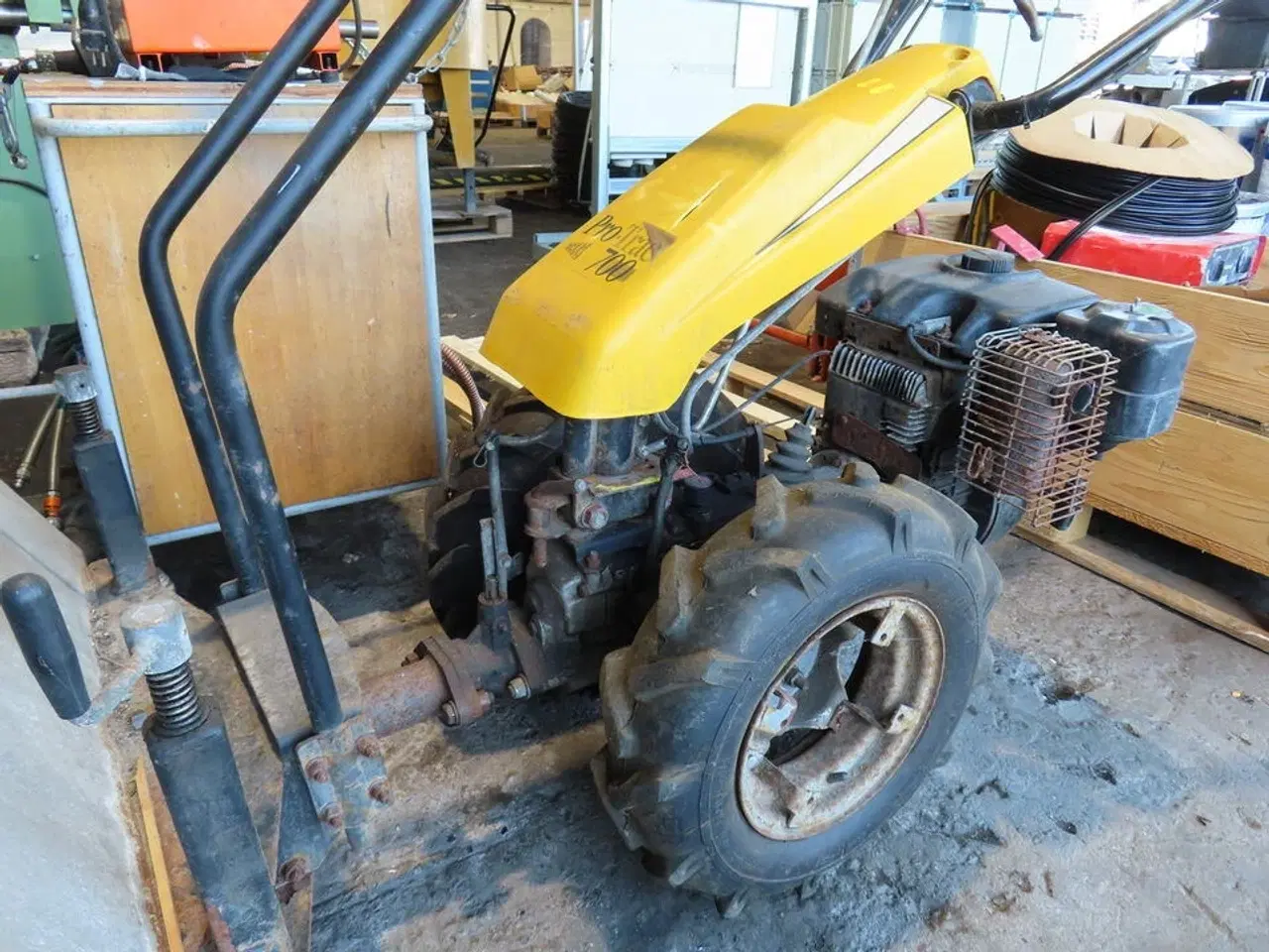 Billede 4 - Redskabsbærer med kost, TEXAS PRO-TRAC 700