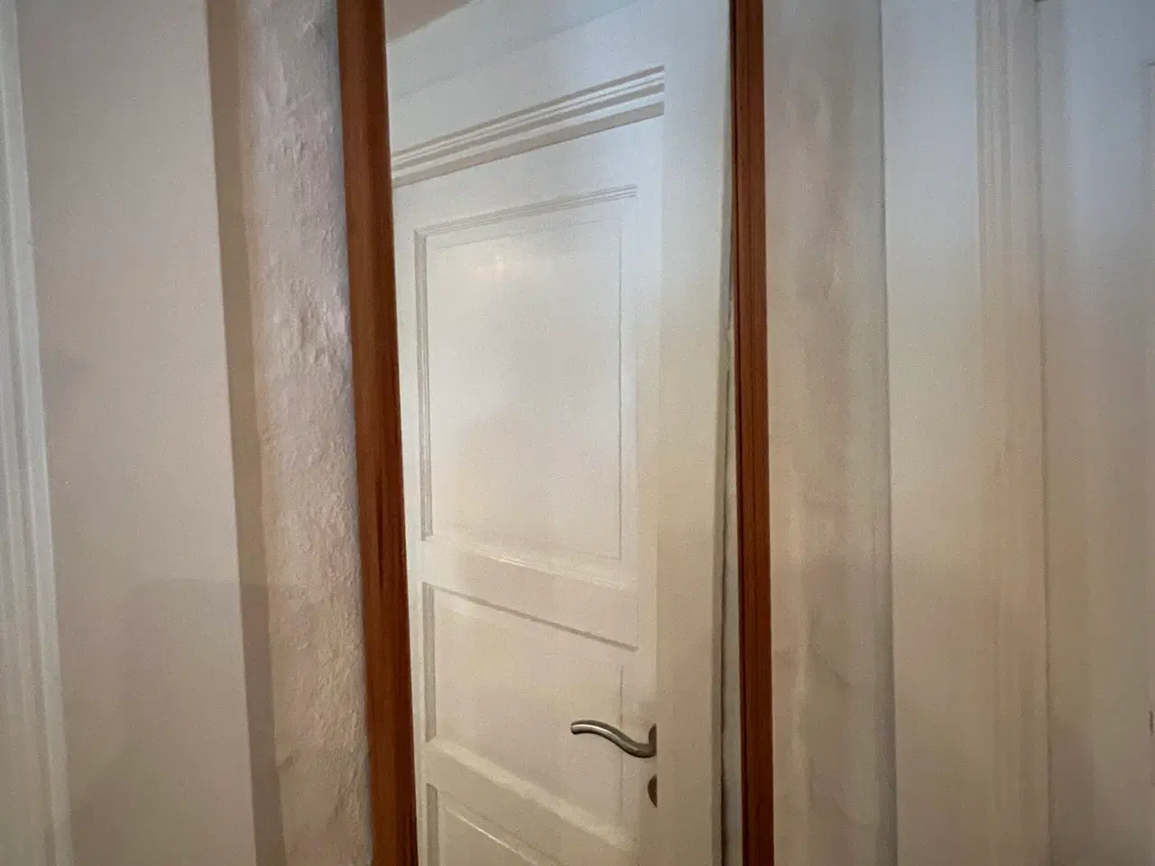 Billede 1 - Fyrretræsspejl i smukt retrolook – 110x45 cm