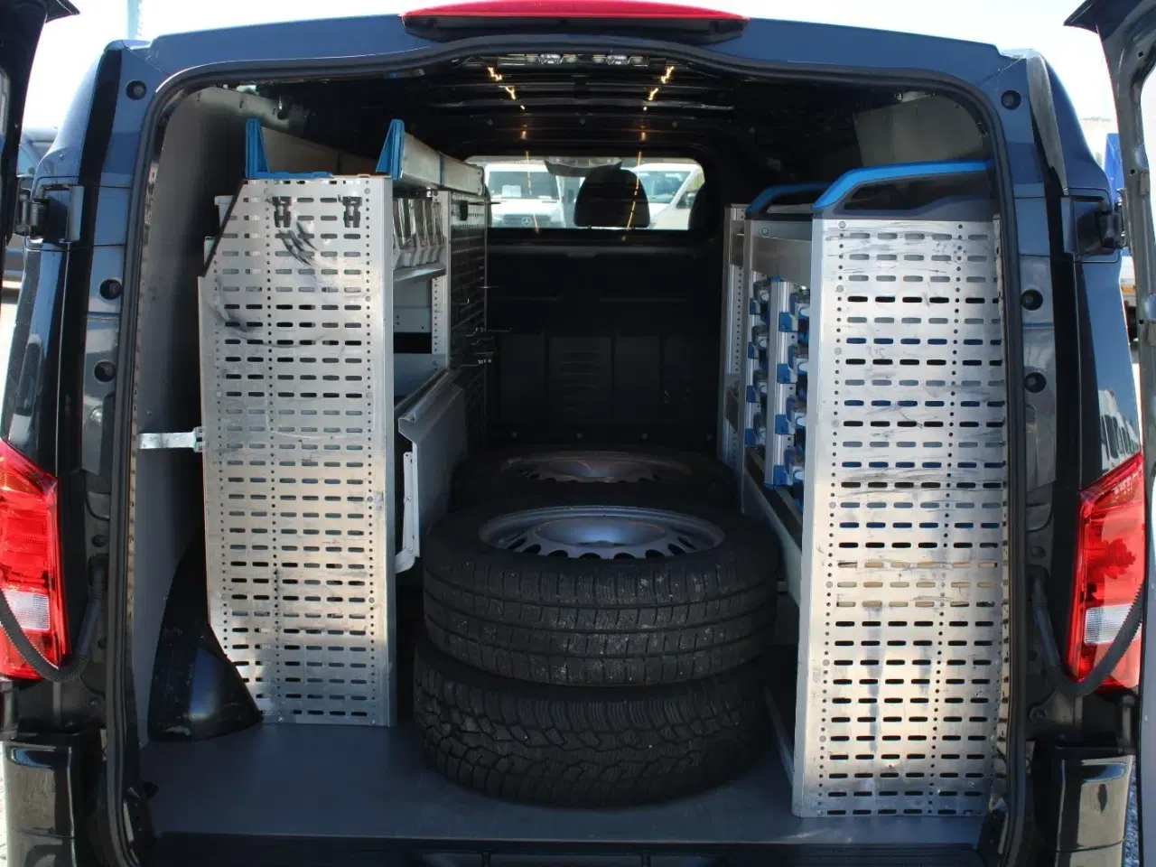Billede 1 - Mercedes Vito 114 2,0 CDi Complete aut. XL RWD