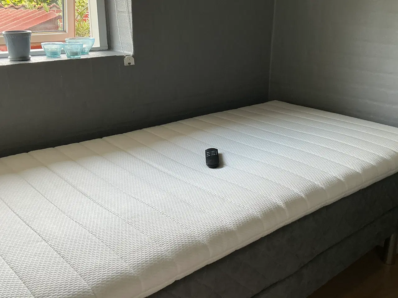 Billede 1 - Elevationsseng 200x90 cm