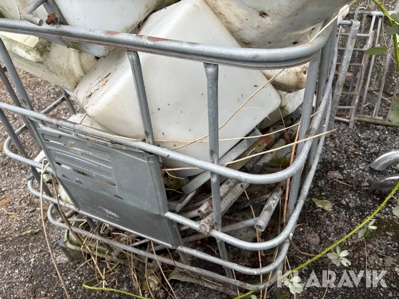 Billede 7 - Foderkrybber og inventar anslået 22 styk.