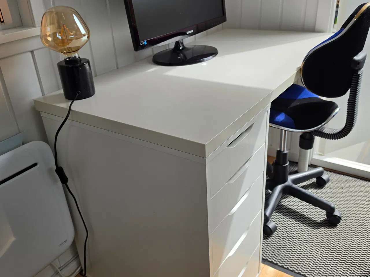 Billede 2 - Skrivebord med stol