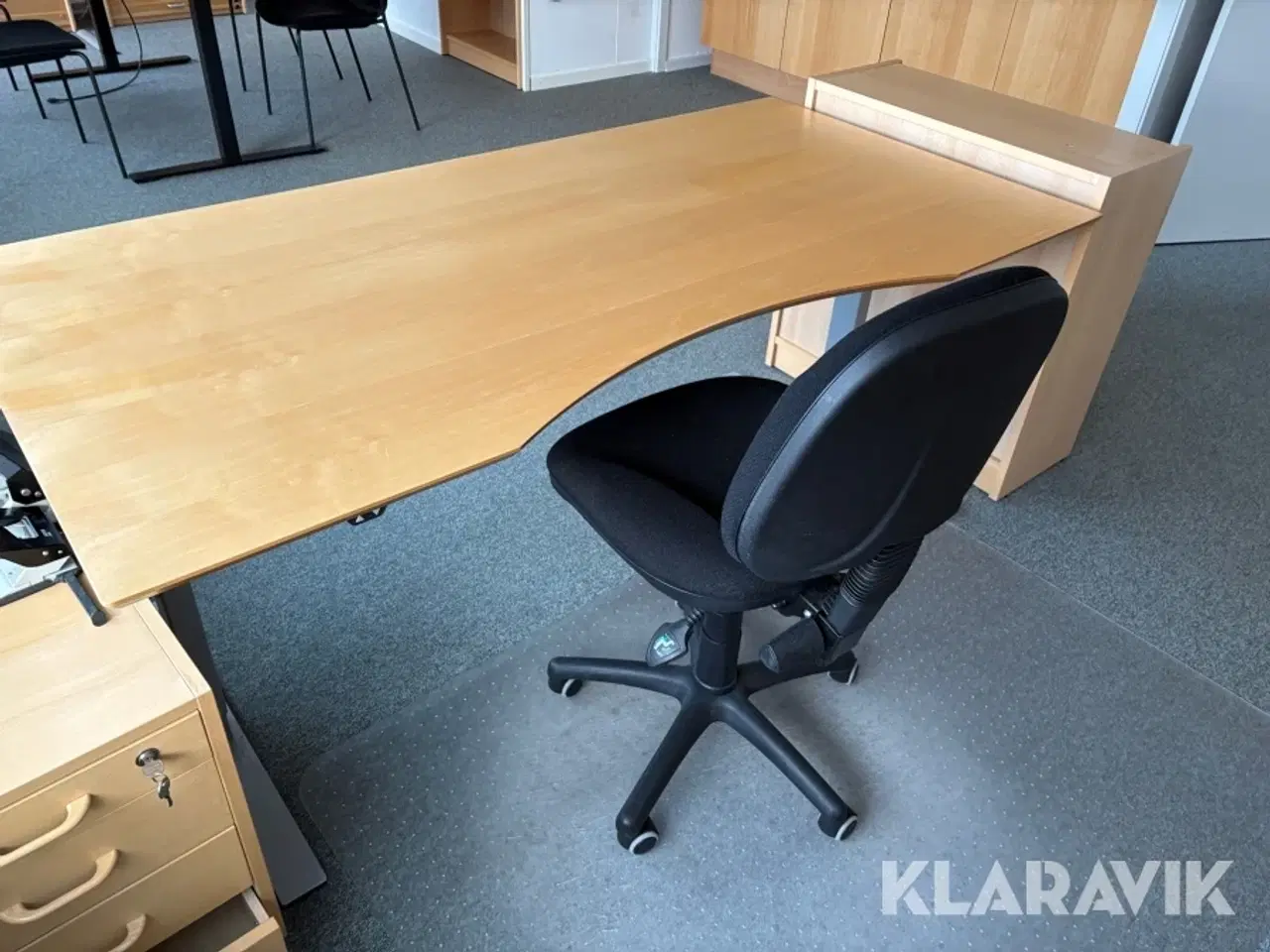 Billede 9 - Stort lot med kontormøbler