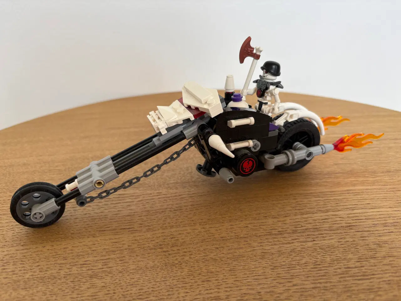 Billede 2 - LEGO Ninjago – Skull Motorbike (2259) – Udgået sæt
