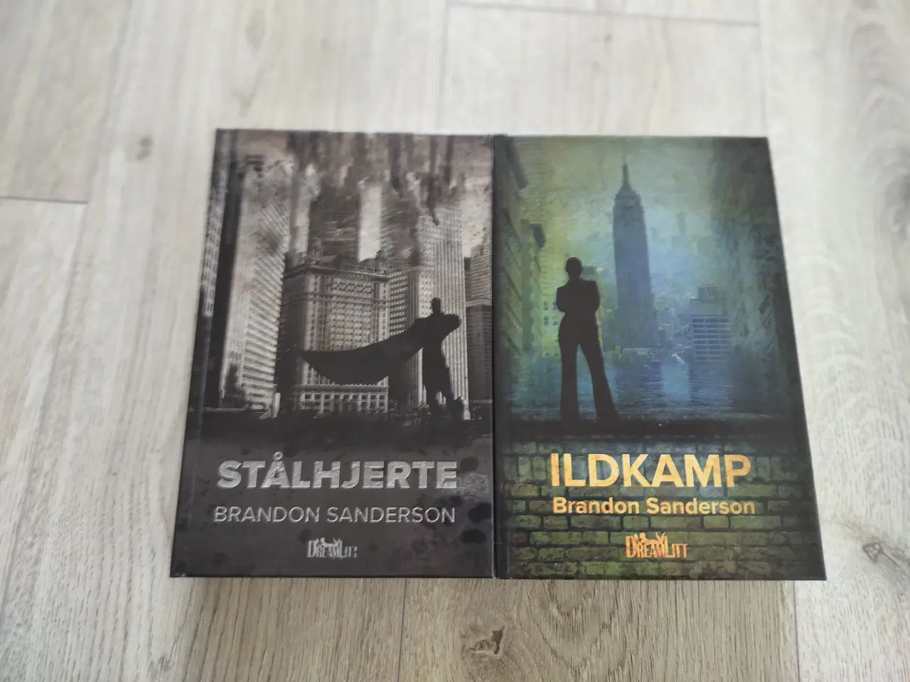 Billede 1 - Stålhjerte & Ildkamp af Brandon Sanderson 