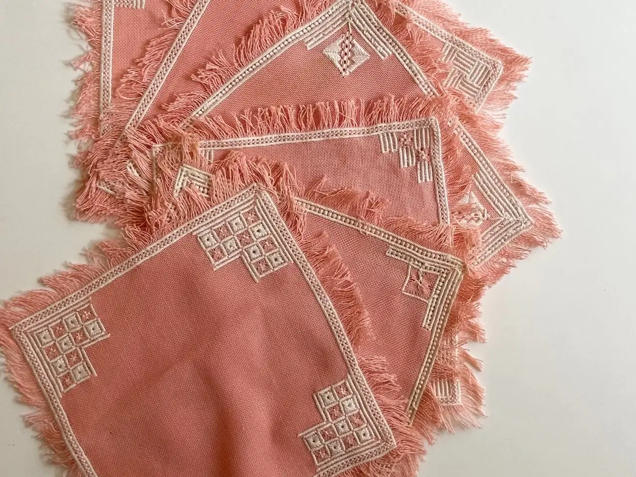 Billede 3 - Broderede flakoner, 6 stk samlet