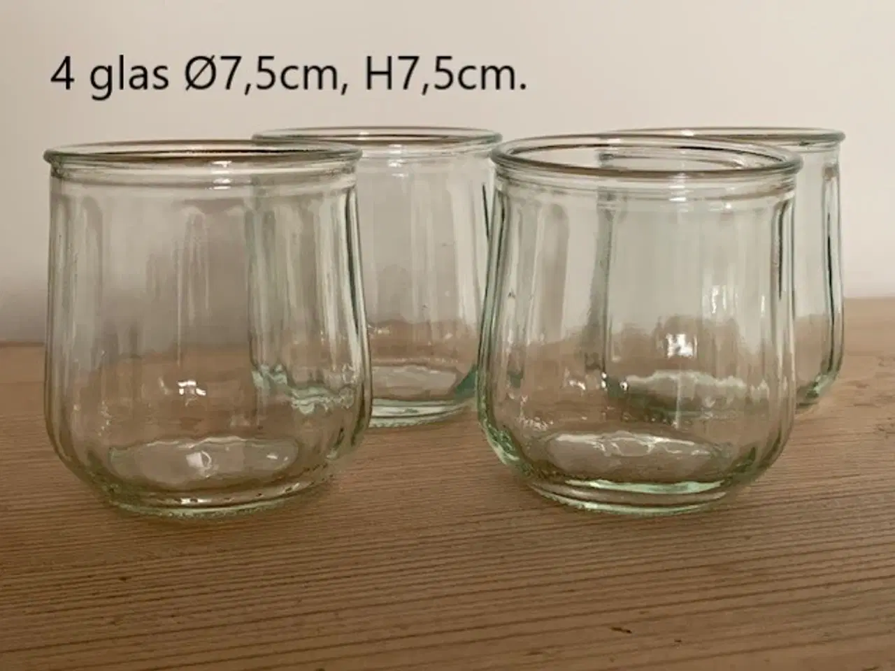 Billede 10 - Saks - køkkenrulleholder - smørsmelter - krus m.m.