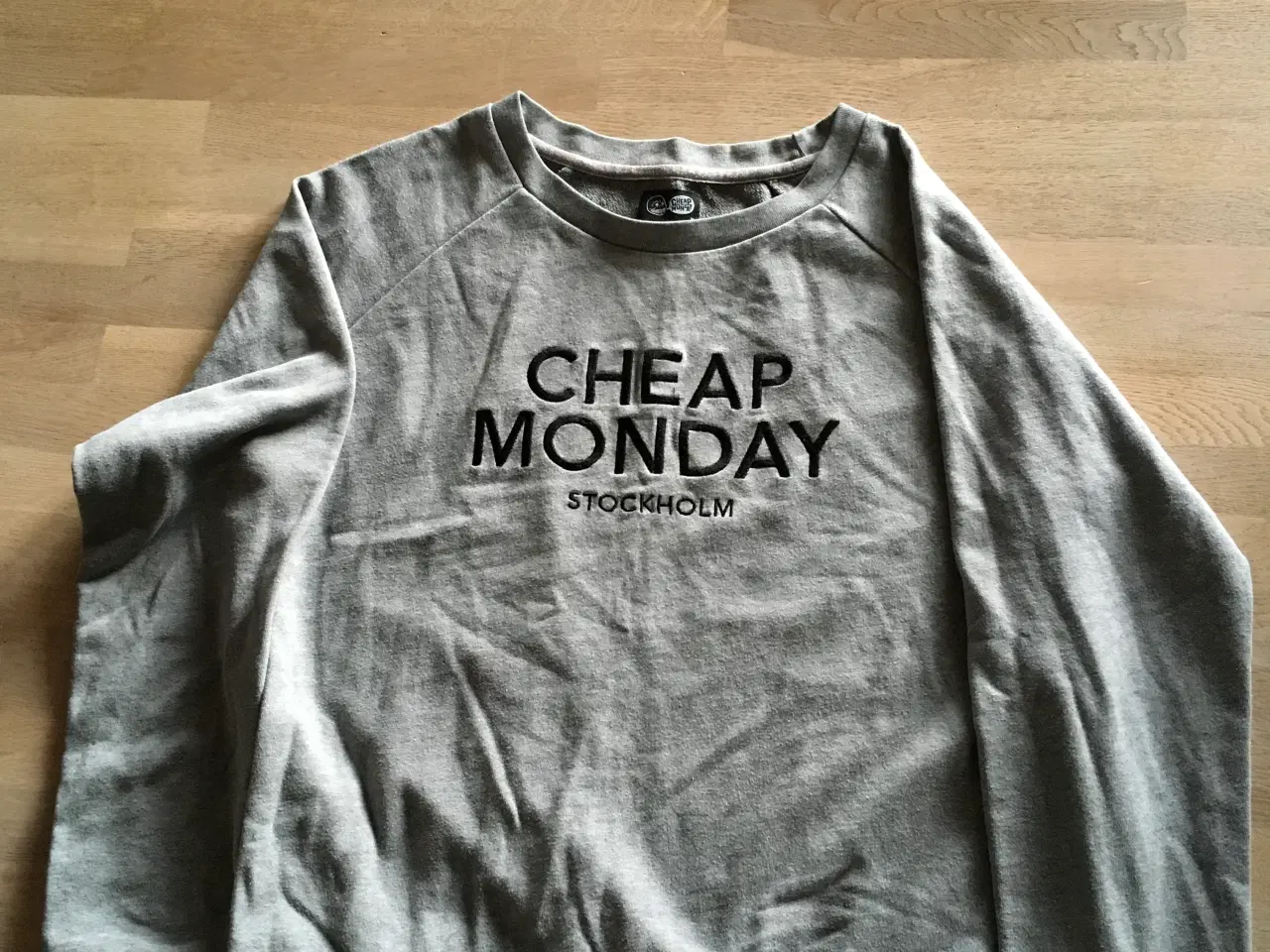 Billede 1 - CHEAP MONDAY sweatshirt 