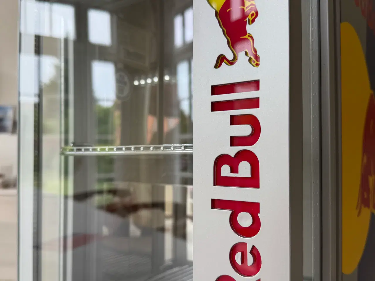 Billede 5 - Redbull mini køleskab -i rigtig fin stand