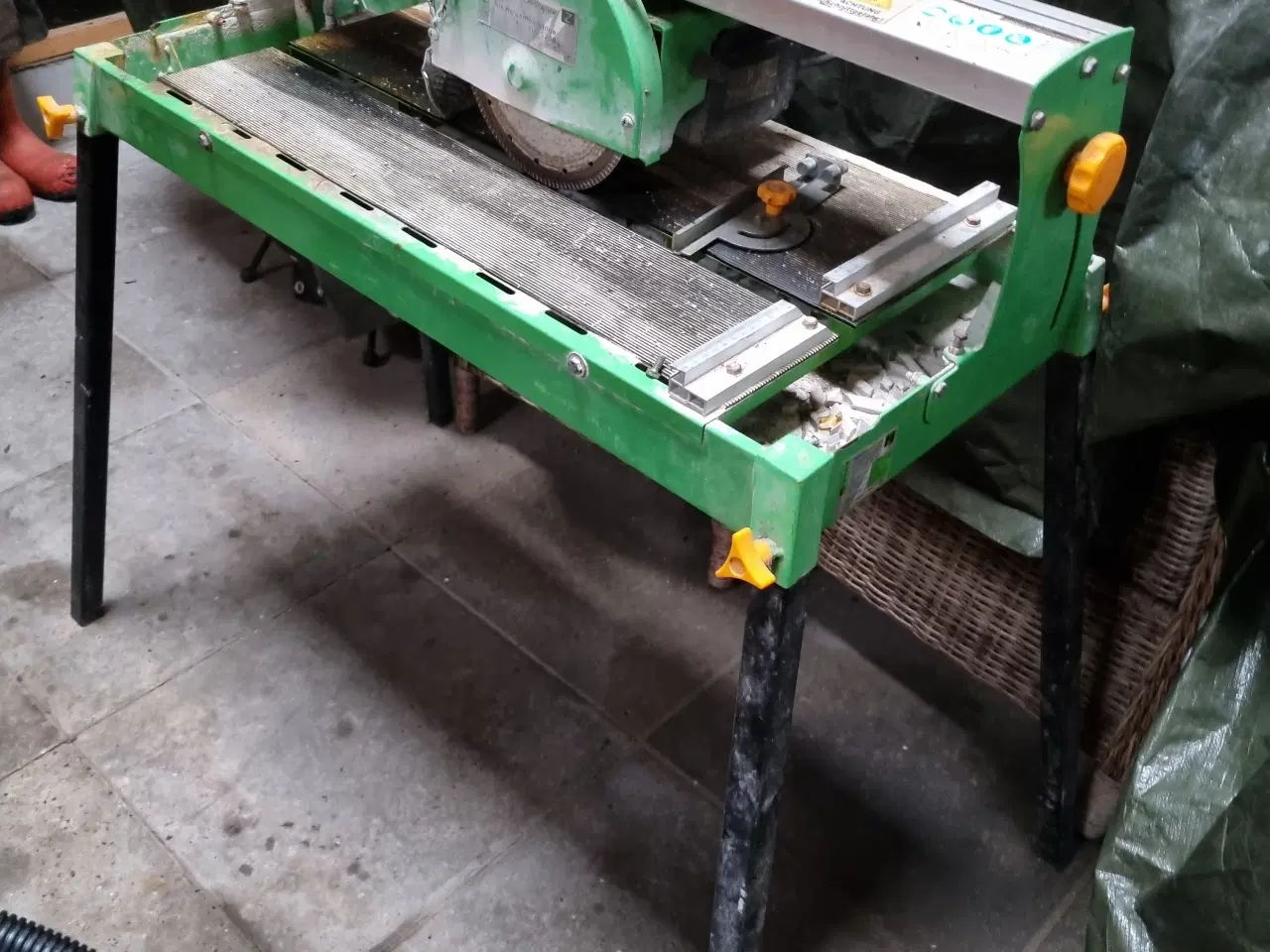 Billede 1 - fliseskærer med vandkøling