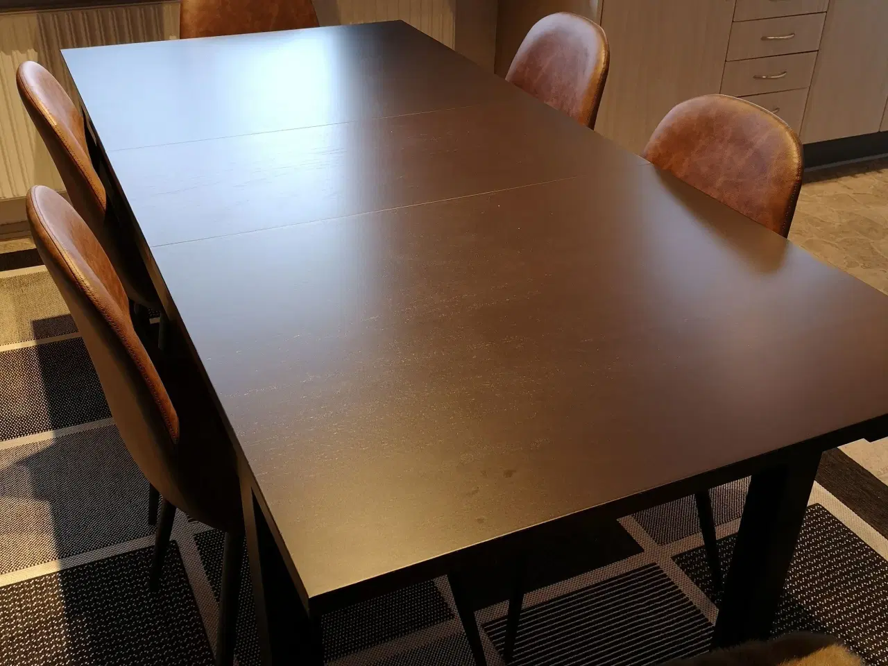 Billede 1 - Spisebord mørke brun