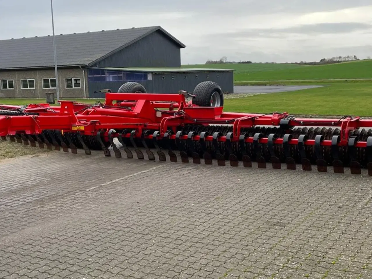 Billede 9 - HE-VA Tip-Roller 10,2m 24"cambrigde hydr springboard og stenkasser