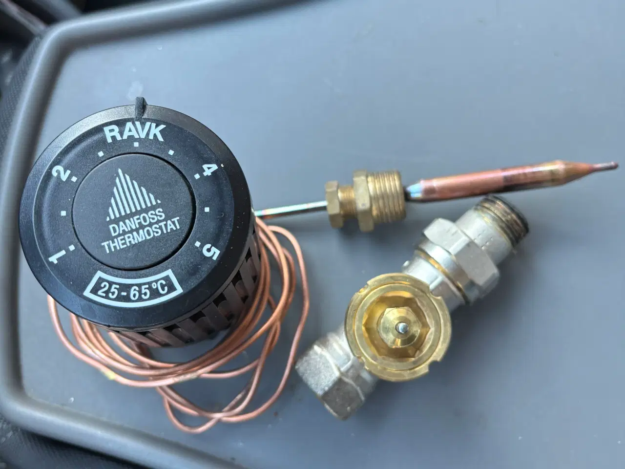 Billede 1 - RAVK følerelement 25-65 gr, incl 1/2” VMA ventil.
