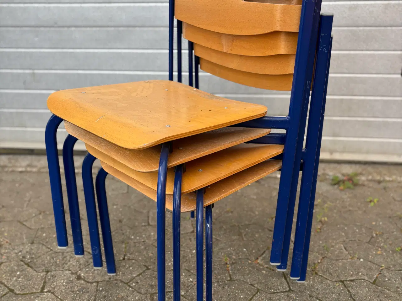 Billede 2 - 4 stole / stabelbare - Pris for alle