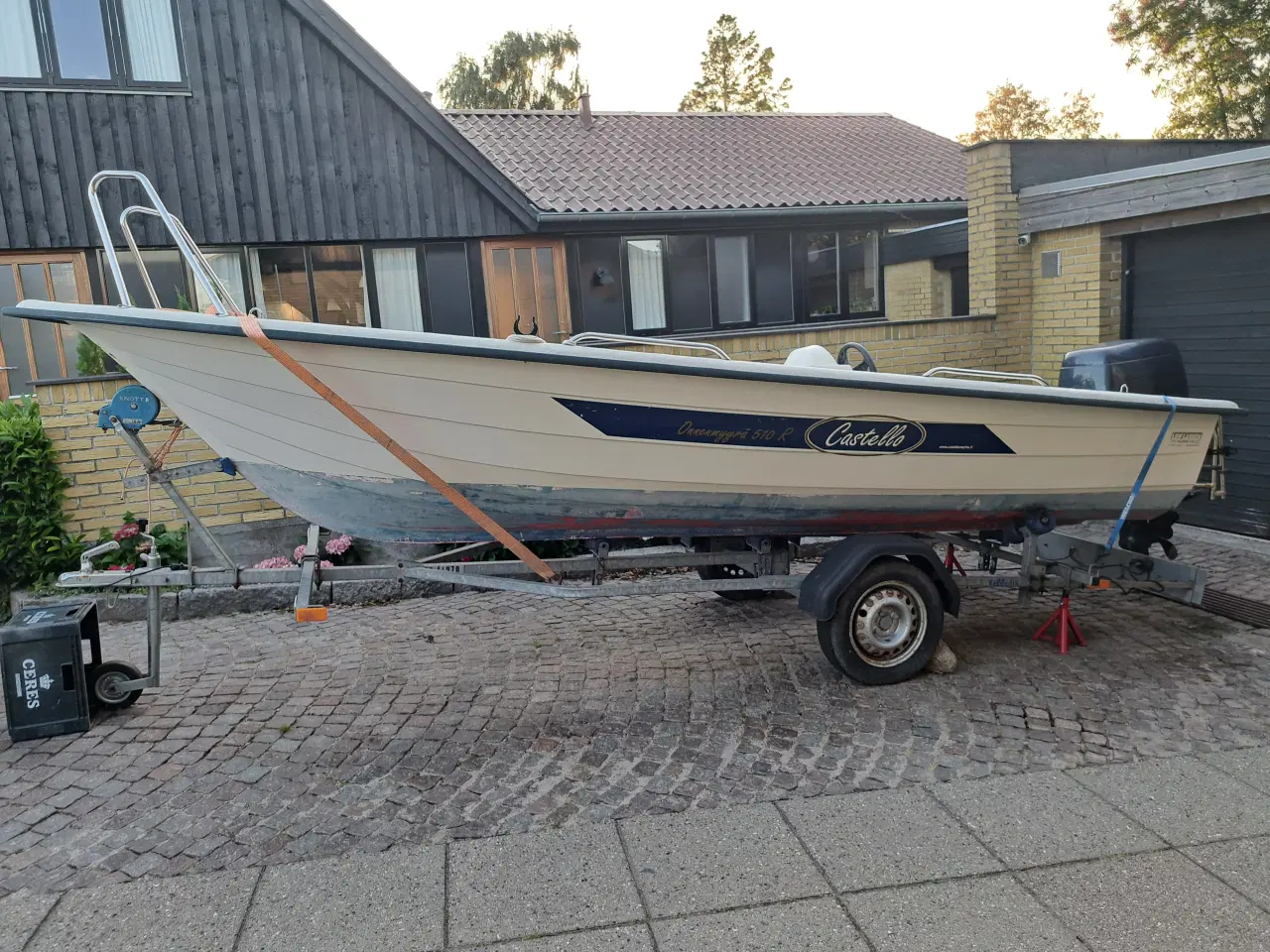 Billede 3 - Styrepultbåd med trailer. 50 hk