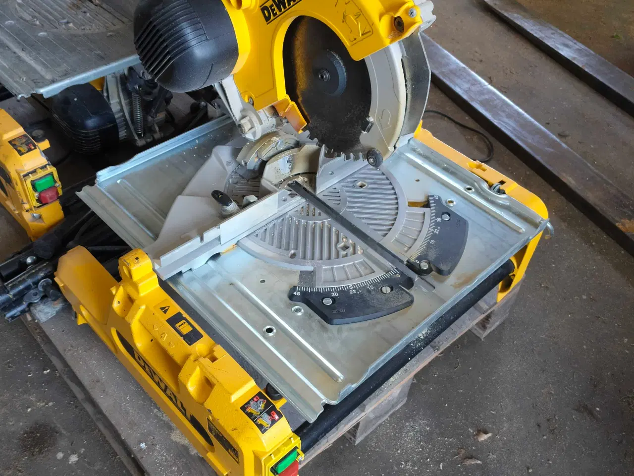 Billede 2 - Dewalt kap/geringsav 