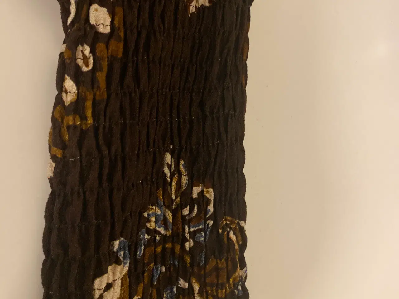 Billede 3 - Kjole i brunt mønster