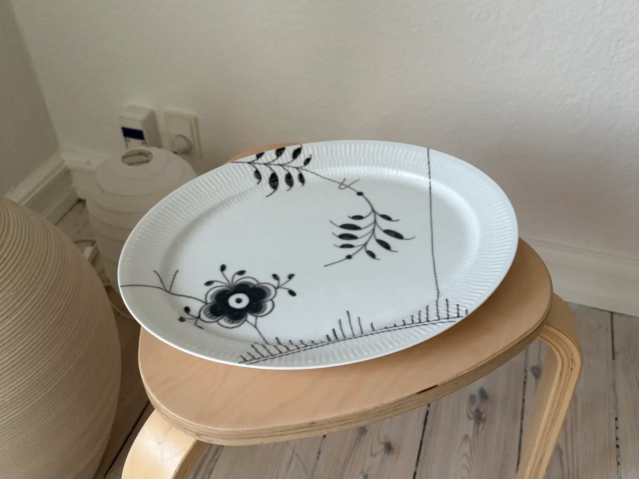 Billede 2 - ROYAL COPENHAGEN Sort Mega Riflet Serveringsfad