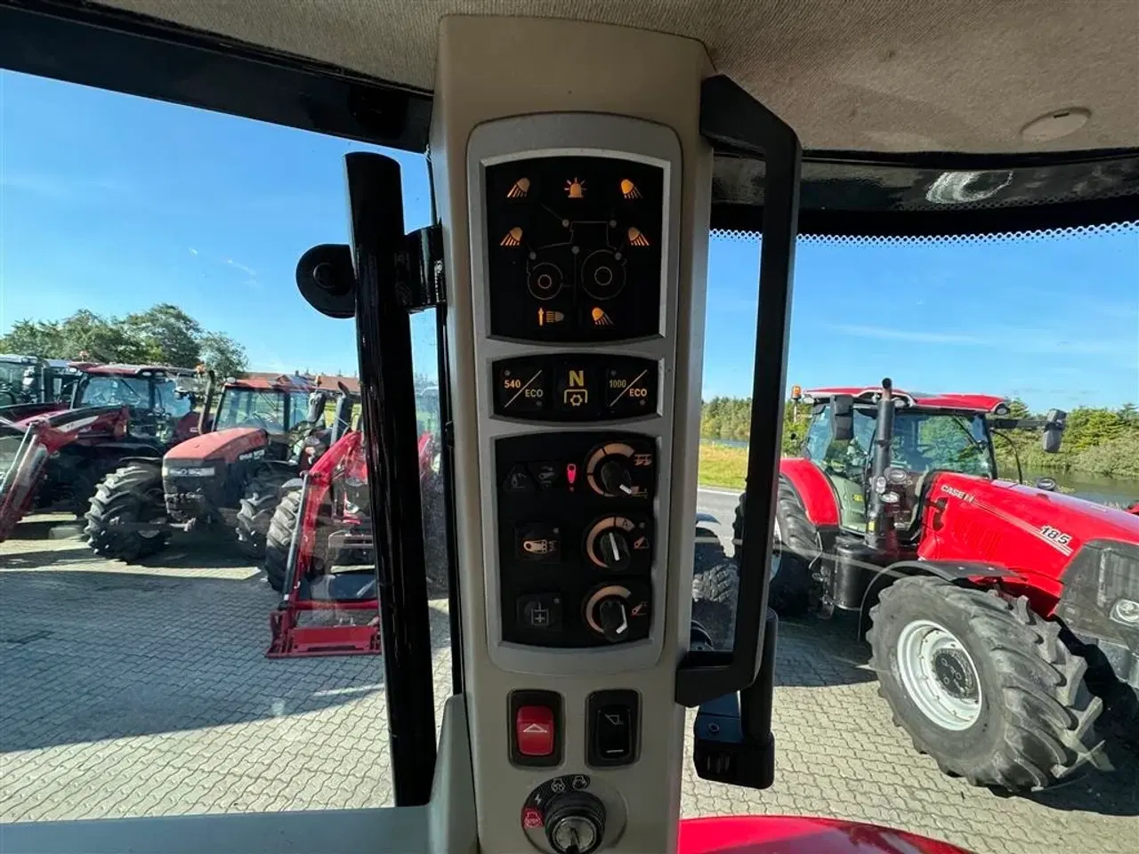 Billede 16 - Massey Ferguson 6615 DYNA VT KUN 4900 TIMER OG FULD AFFJEDRING!