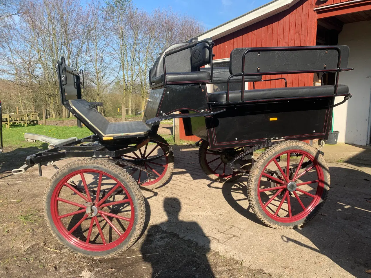 Billede 1 - Velholdt wagonette hestevogn med luftgummihjul