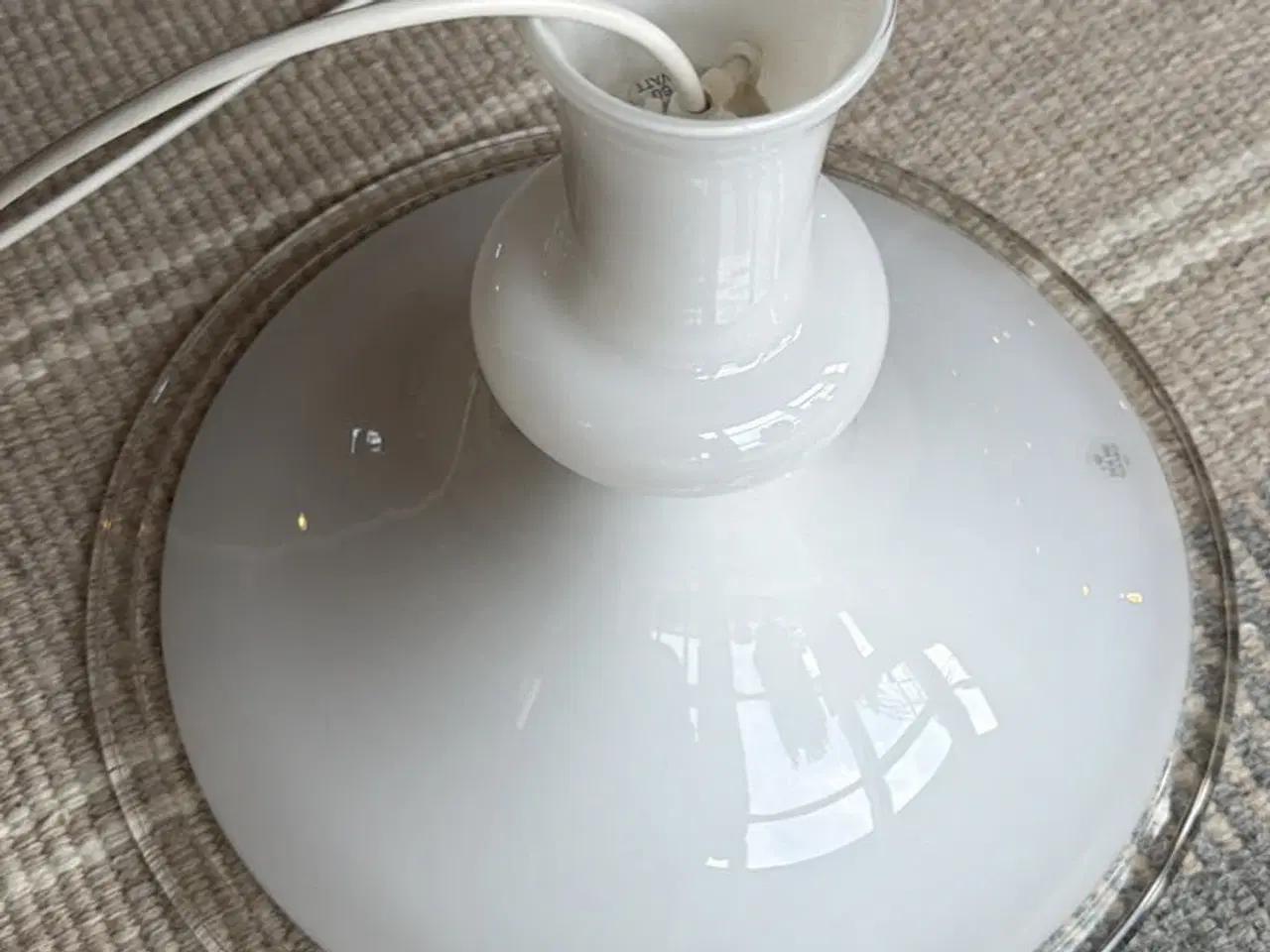Billede 2 - Holmegaard hvid porcelæn lampe