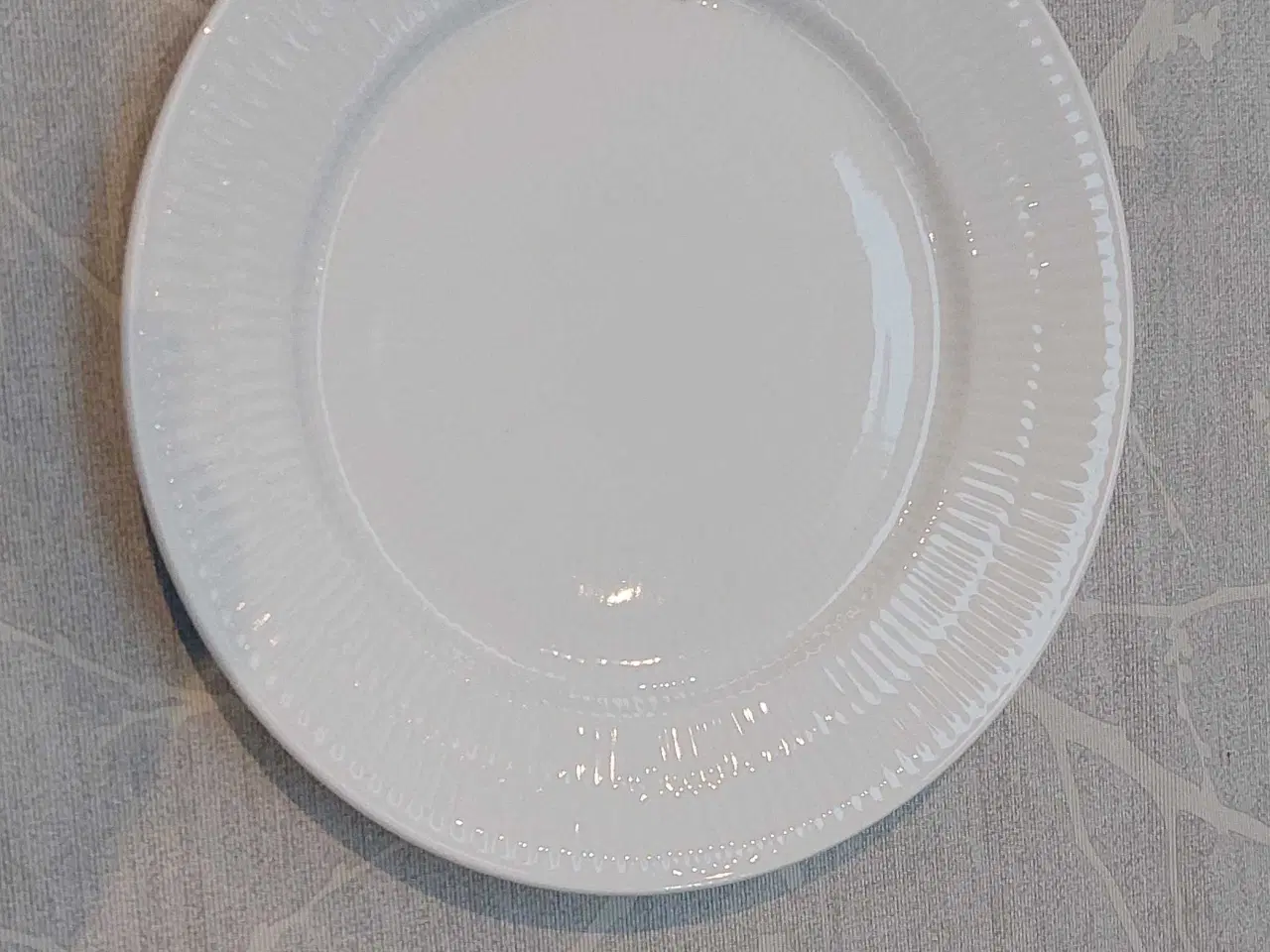 Billede 1 - 2 stk. Royal Copenhagen frokost tallerkner