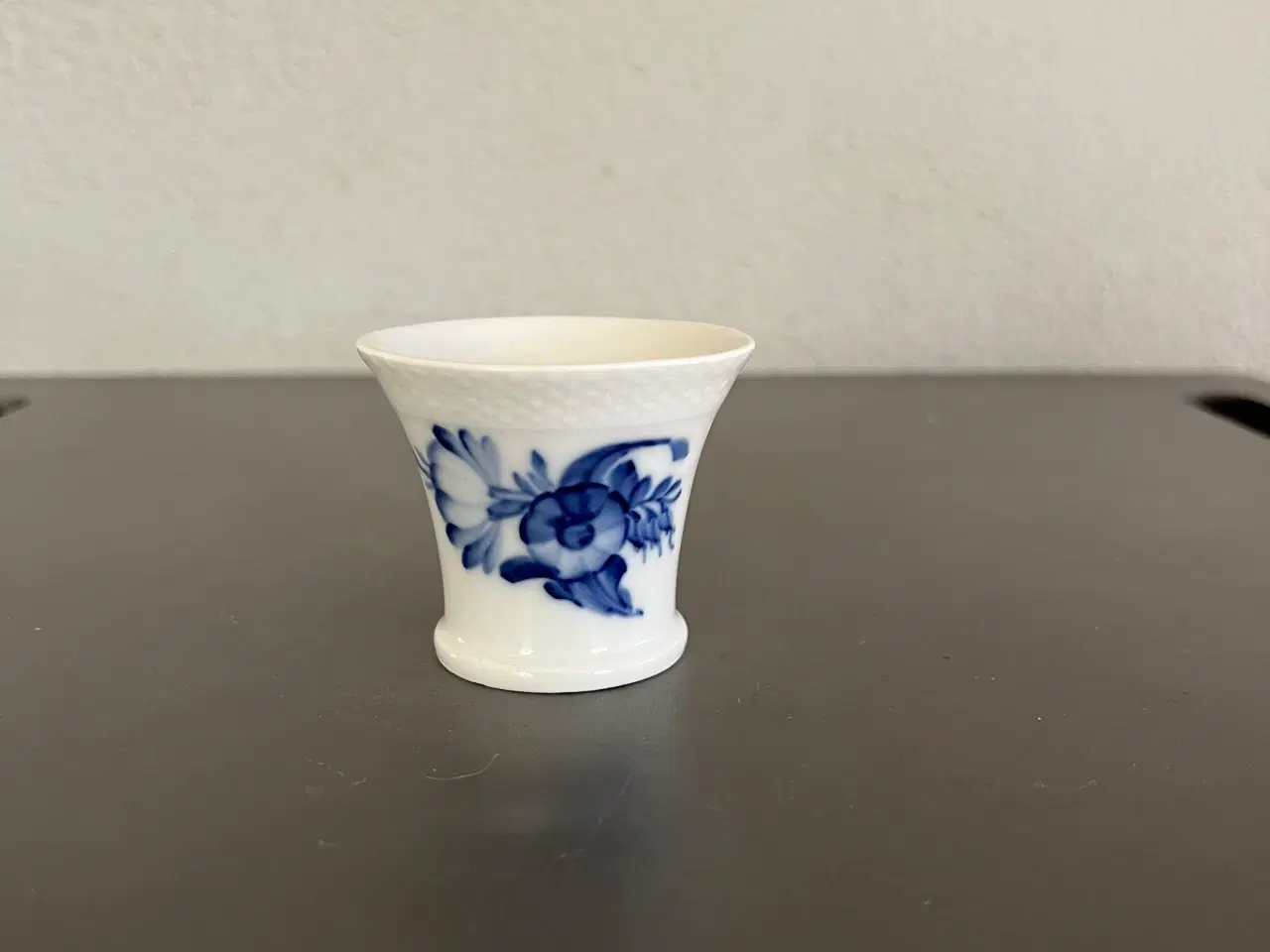 Billede 1 - Royal Copenhagen flettet lille vase