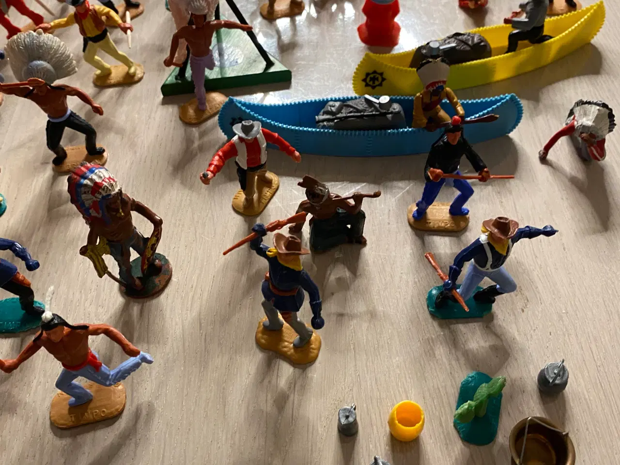 Billede 2 - Cowboy huse og soldater