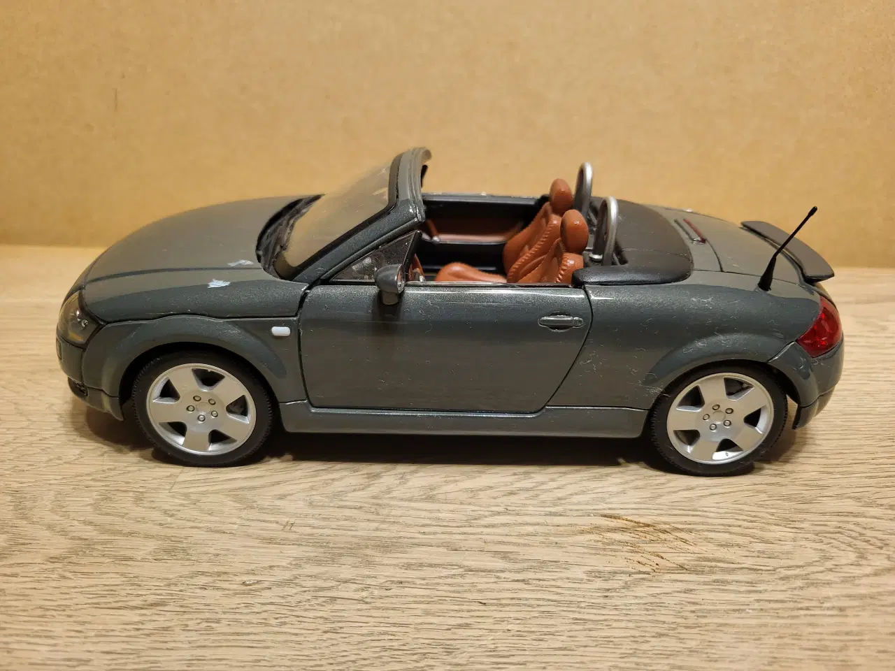 Billede 1 - Modelbil. Audi TT Roadster 3,2 v6 (2001) Skala 1/1