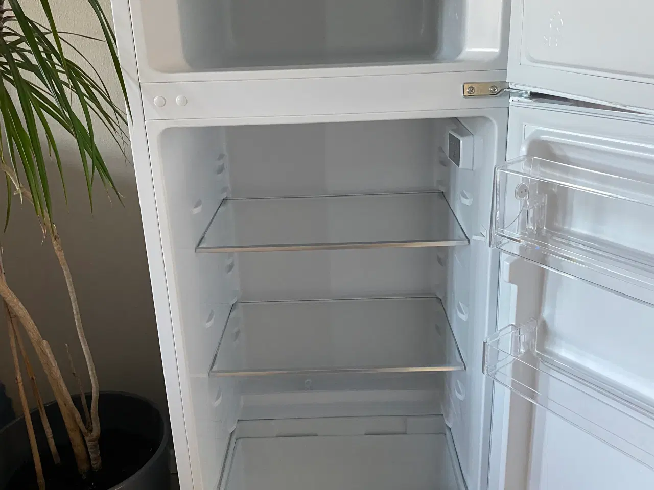 Billede 1 - Køle/fryseskab, nyt, sælges billigt 