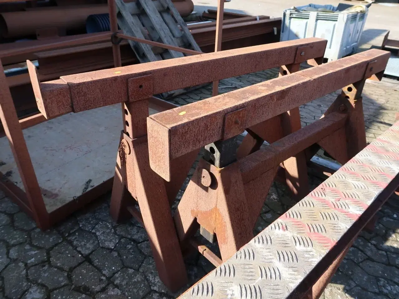 Billede 1 - 2 stk. bukke