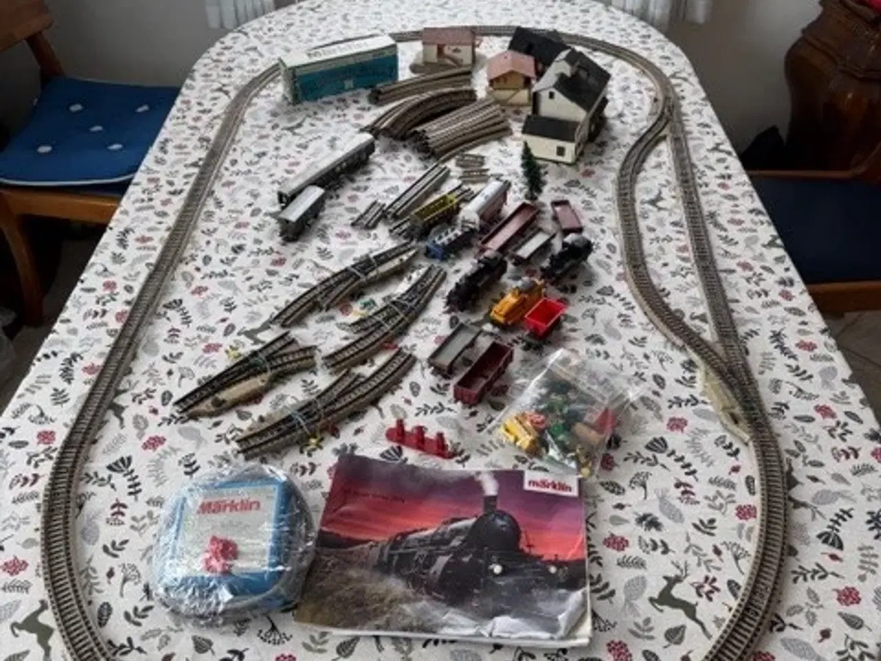 Billede 1 - Marklin togbane med udstyr