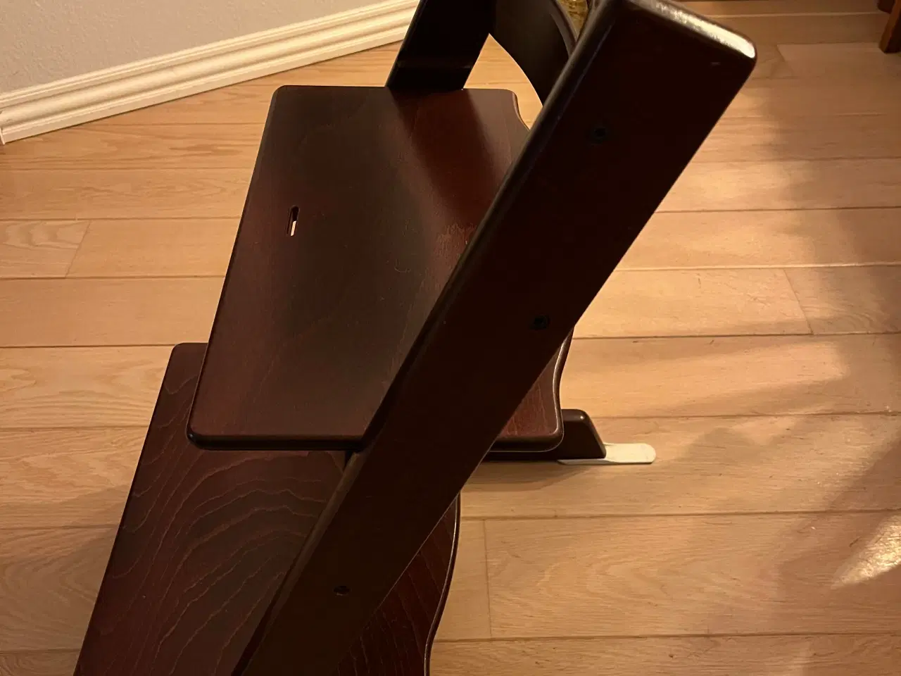 Billede 2 - Højstol i valnød