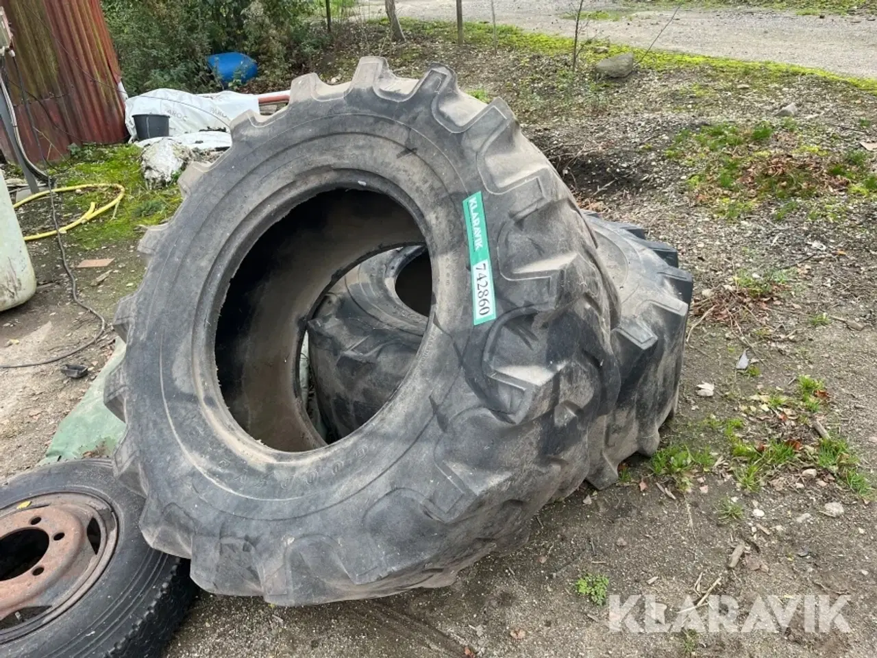 Billede 1 - Dæk Goodyear Super grip til rendegraver 2 styk