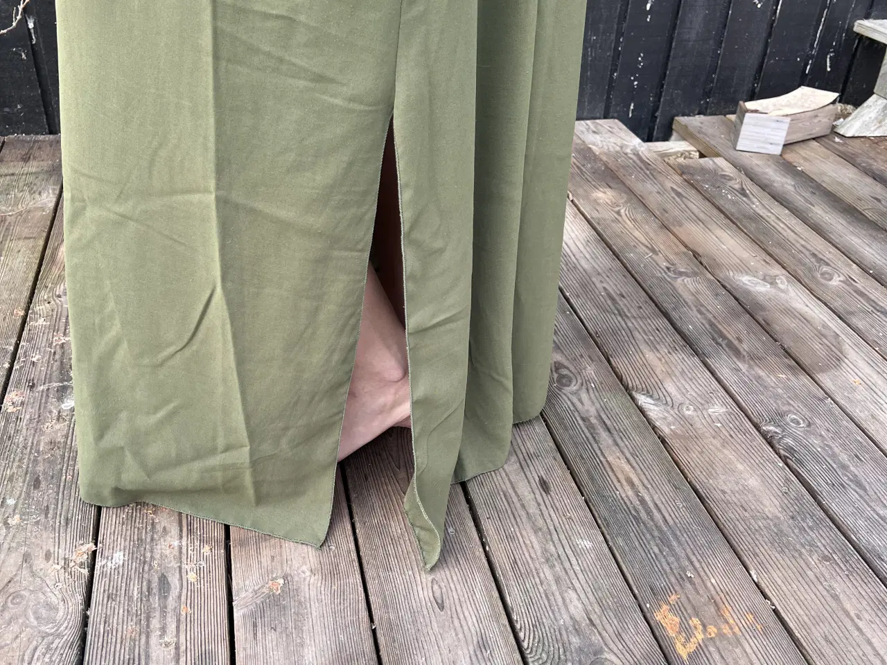 Billede 2 - Let sommerkjole i olivengrøn