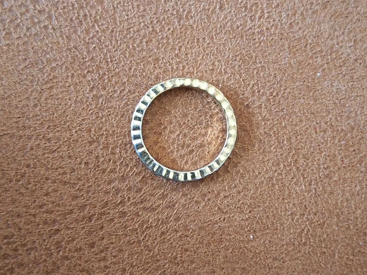 Billede 3 - Guldfarvet ring