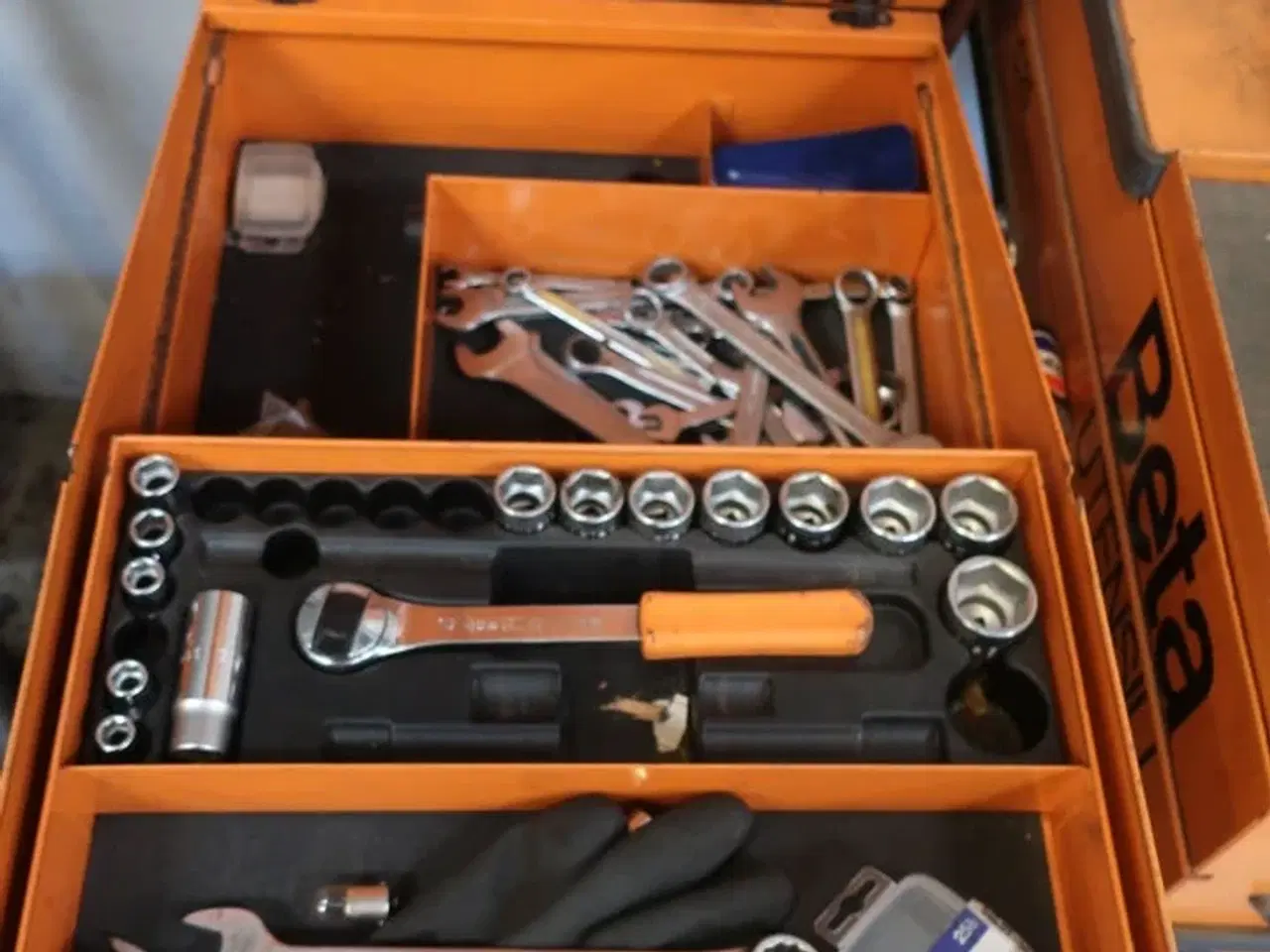 Billede 2 - Værktøjsbord BETA UTENSILI TANK C25 inkl. indhold