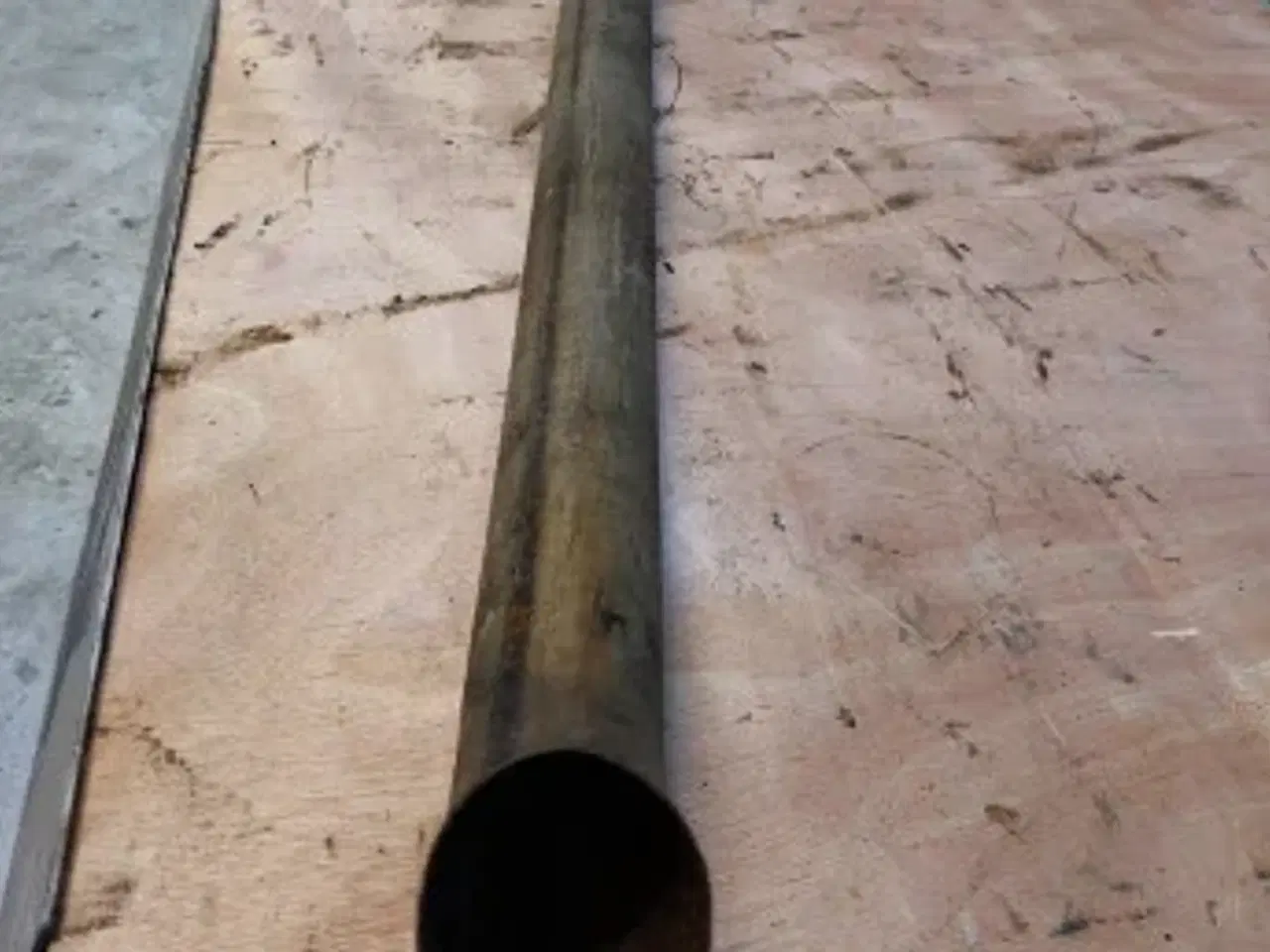 Billede 2 - Hydrema 906C Udstødningsrør 400790