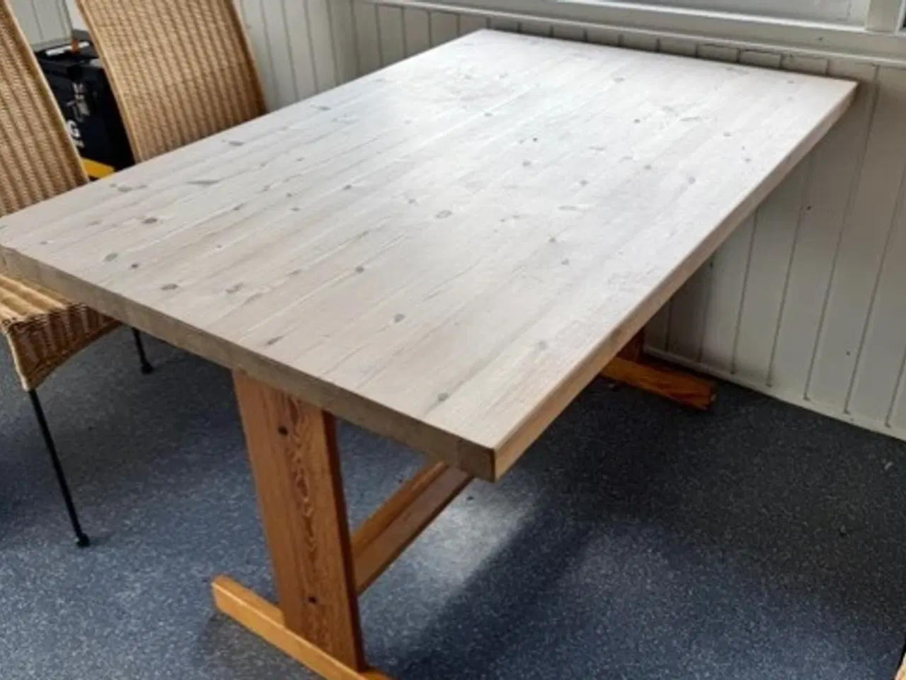 Billede 1 - Spisebord