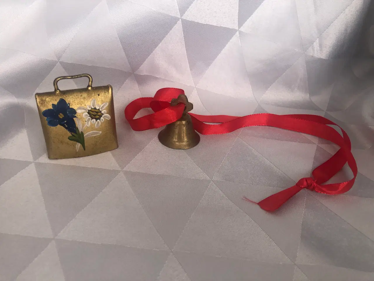 Billede 1 - 2 metal juleklokker 