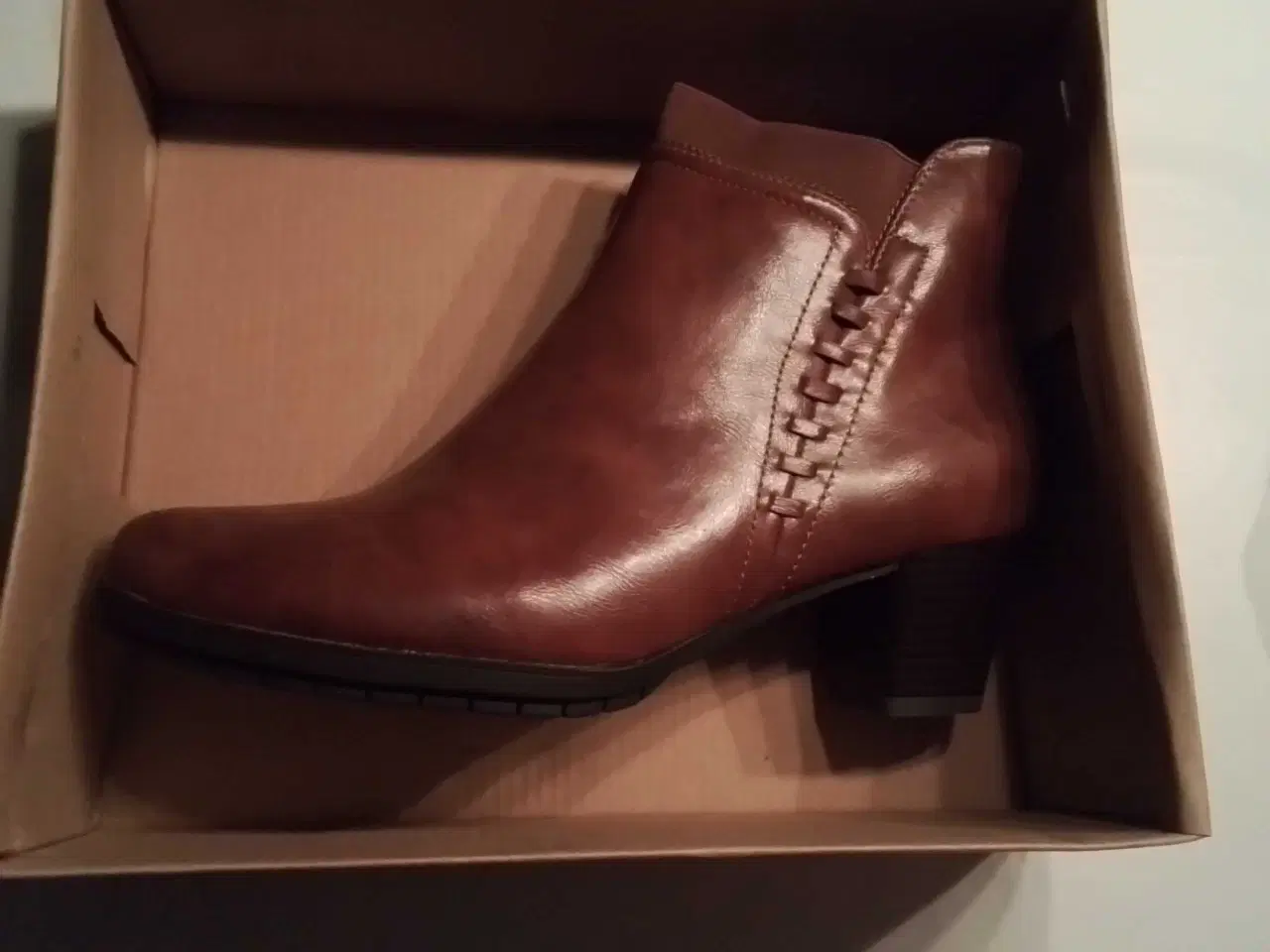 Billede 1 - Støvletter fra B&CO str. 41 NYE!