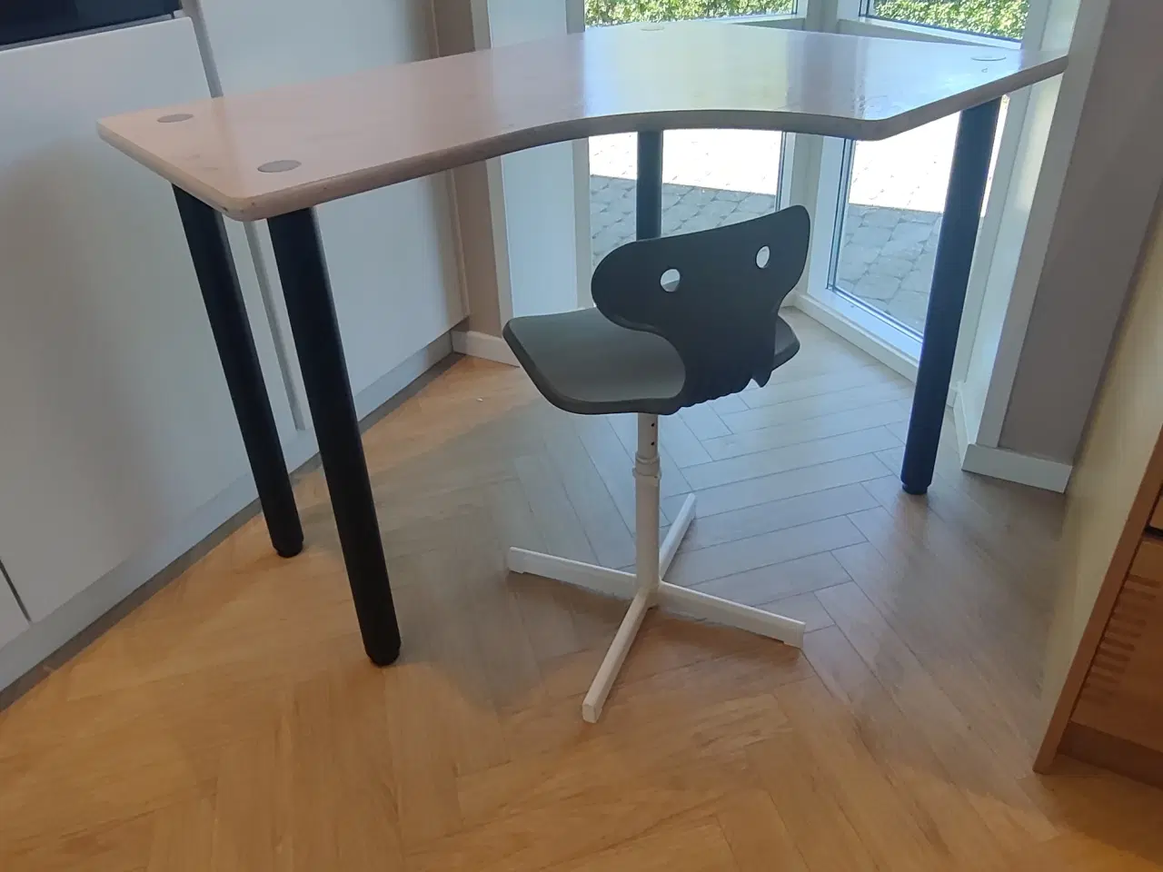Billede 2 - Computerbord med stol