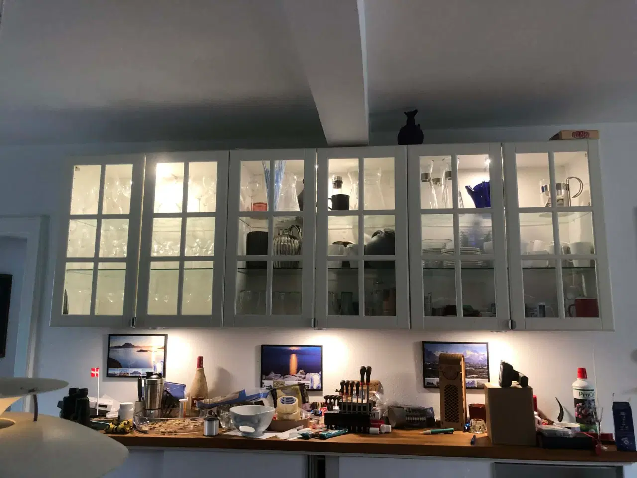 Billede 1 - Ikea vitrineskab med lys hvid