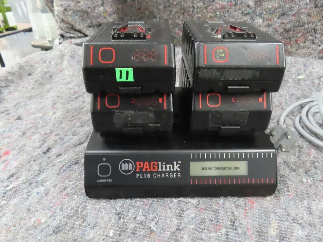 Billede 2 - 4 stk. batterier og oplader - PAGLINK PL16 (MOMSFRI)