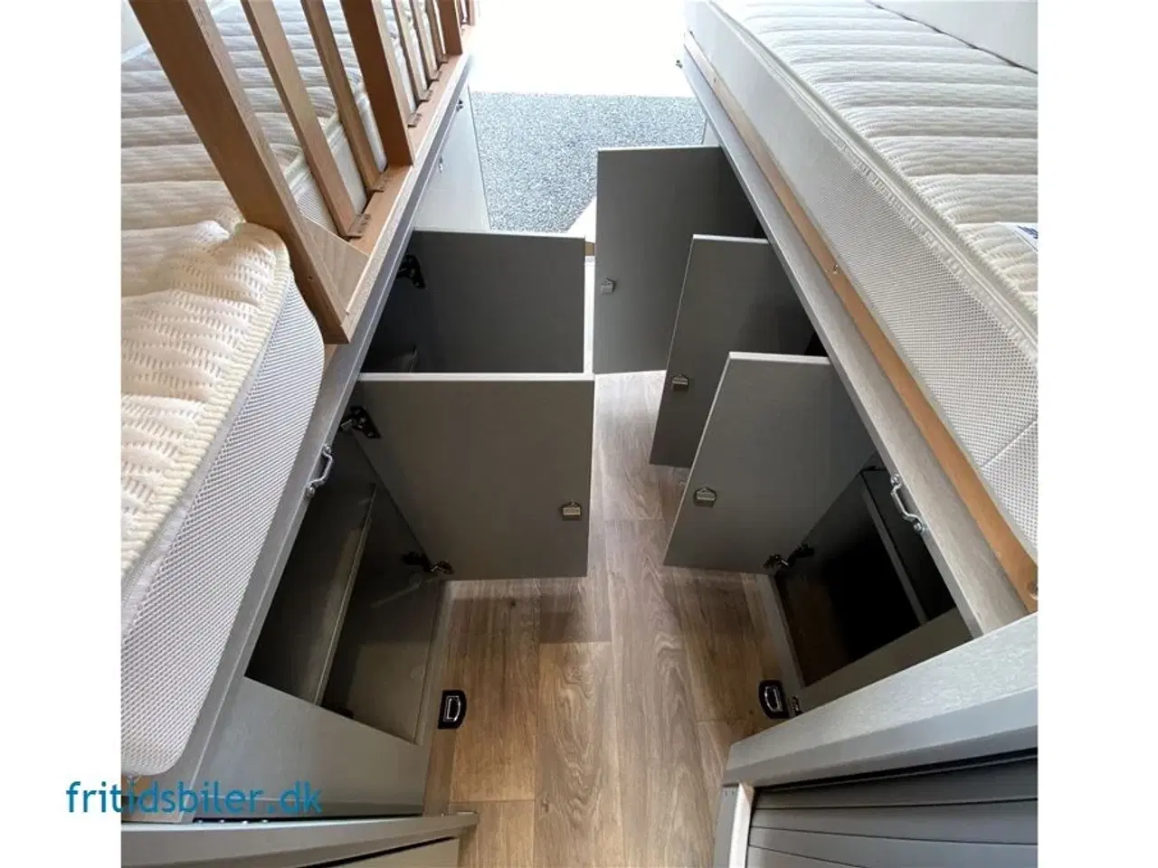 Billede 10 - 2024 - Hymer Free 602 2,3 140 hk   Hymer 602 på under 6 meter med langsgående senge