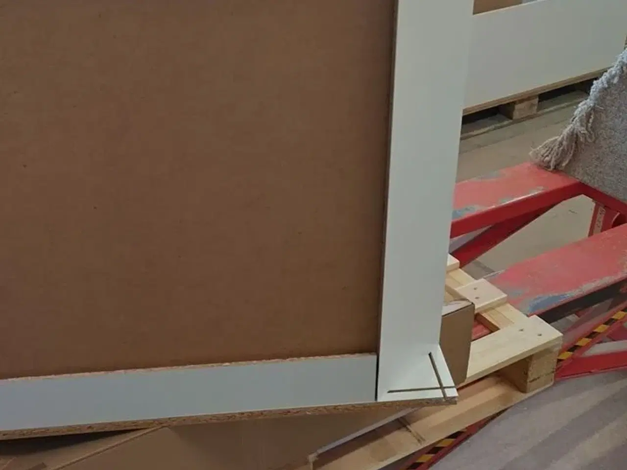 Billede 2 - 1 stk. Usamlet hjørneunderskab m/2 karruseller.