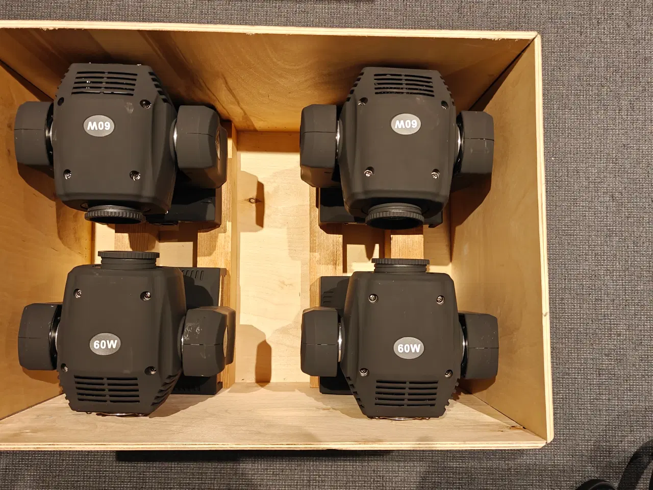 Billede 5 - Moving Heads 60W led 4 stk. med transportkasse.