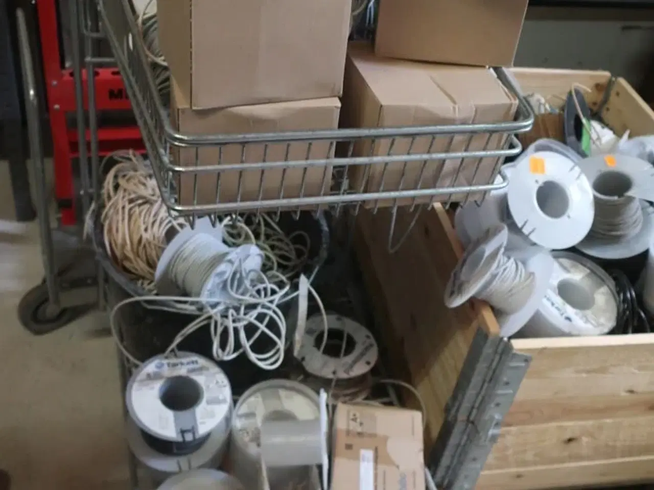 Billede 2 - Indkøbsvogn med indhold